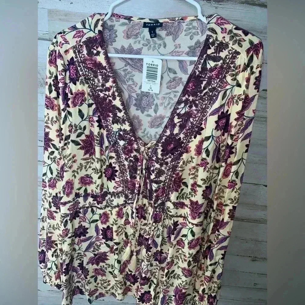 torrid Cream Floral Peasant Blouse with Plum Embroidery - Picture 3 of 15